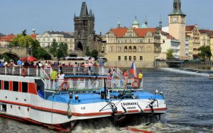 Paseo en barco Praga